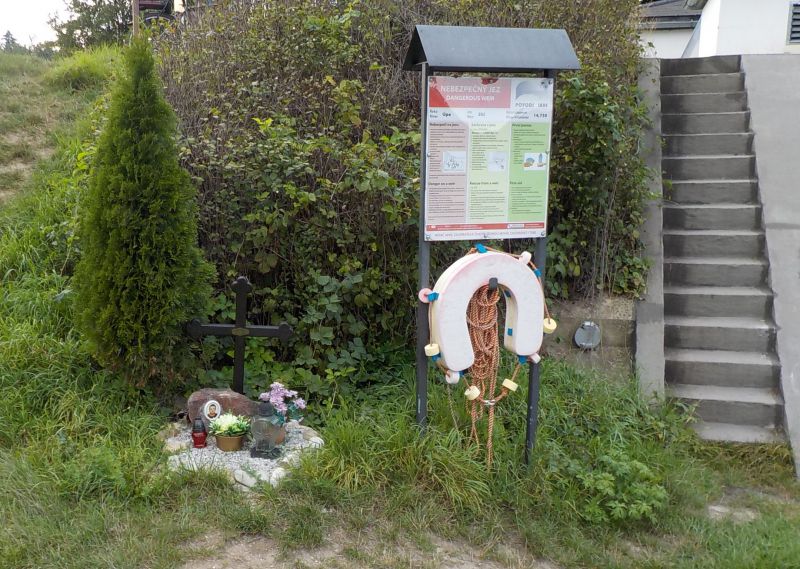 Soubor:Úpa Ratibořice 1.jpg