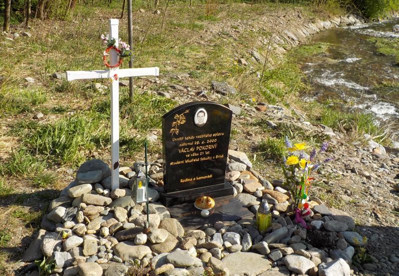 Soubor:Morava Arnoštov.jpg